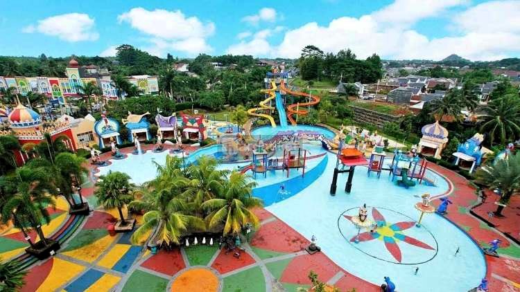 Kolam waterboom taman air komersial