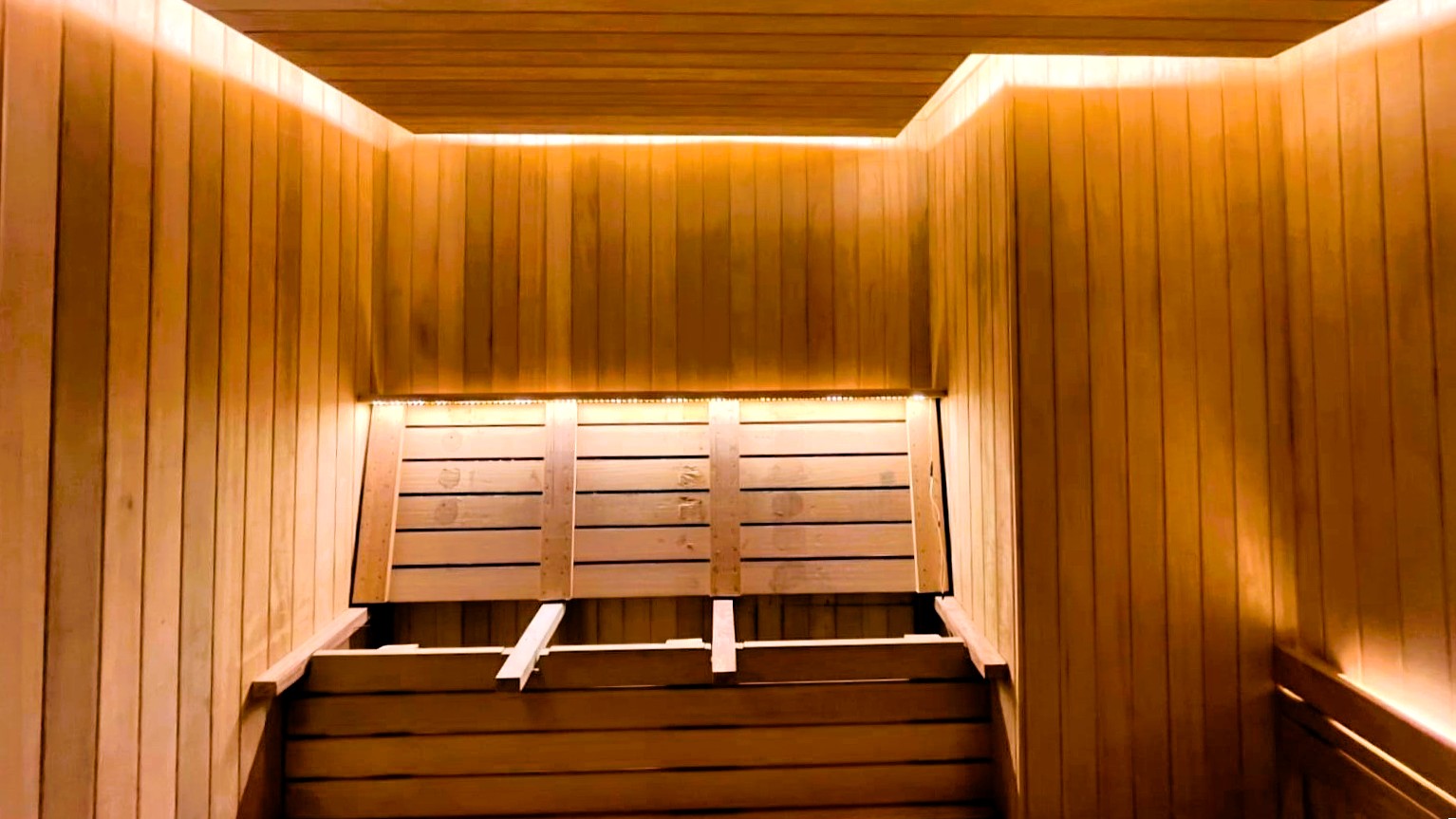 Spa dan sauna premium dengan material kayu pilihan